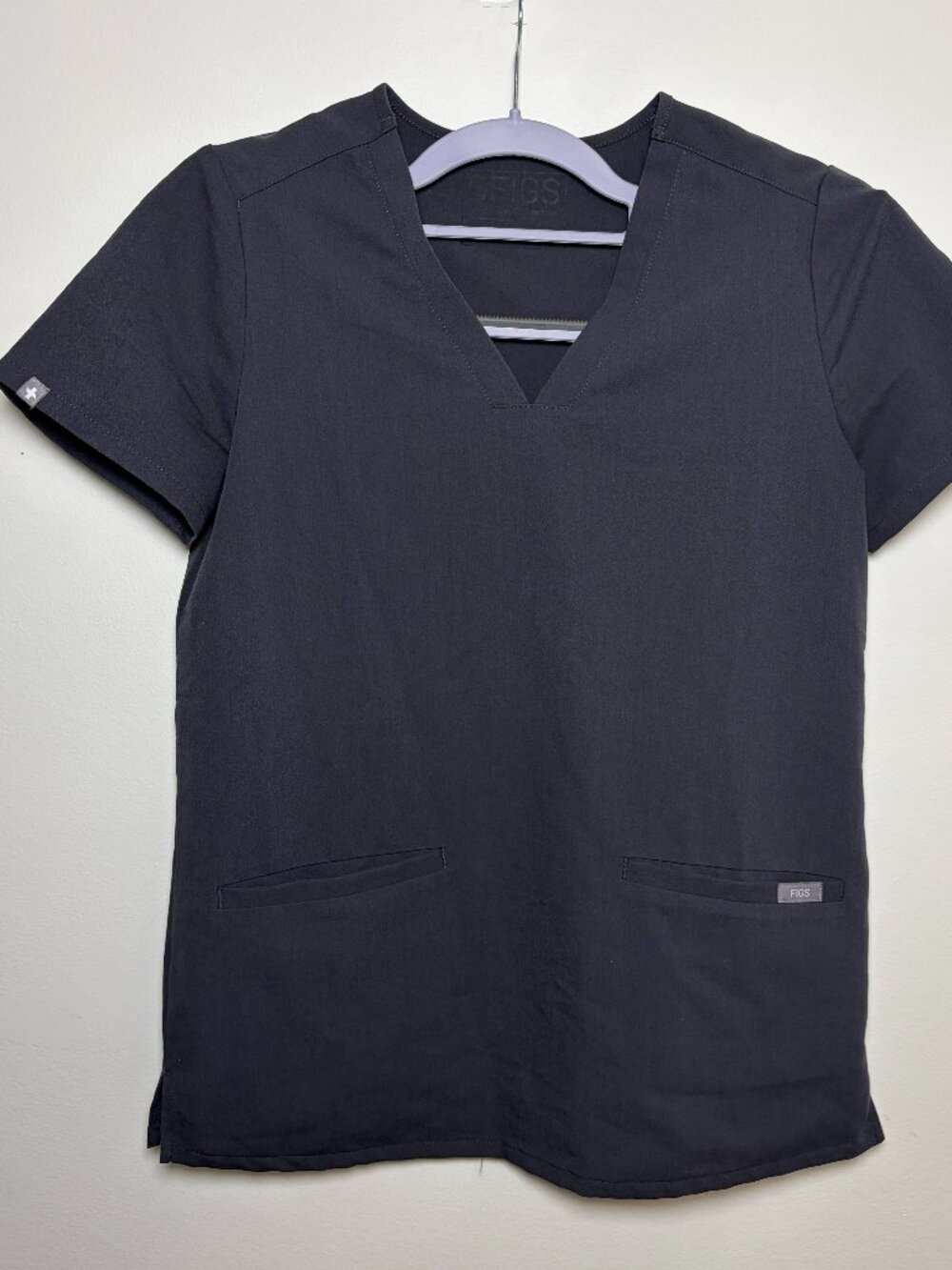 FIGS Casma 3-Pocket Scrub Top Graphite Gray XS Style FW1100